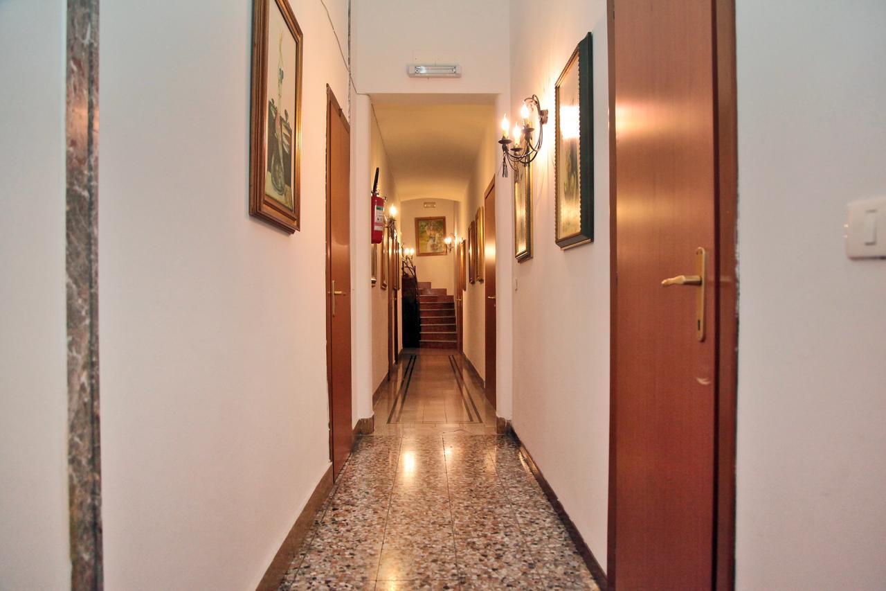 Bed & Breakfast Crispi 2*