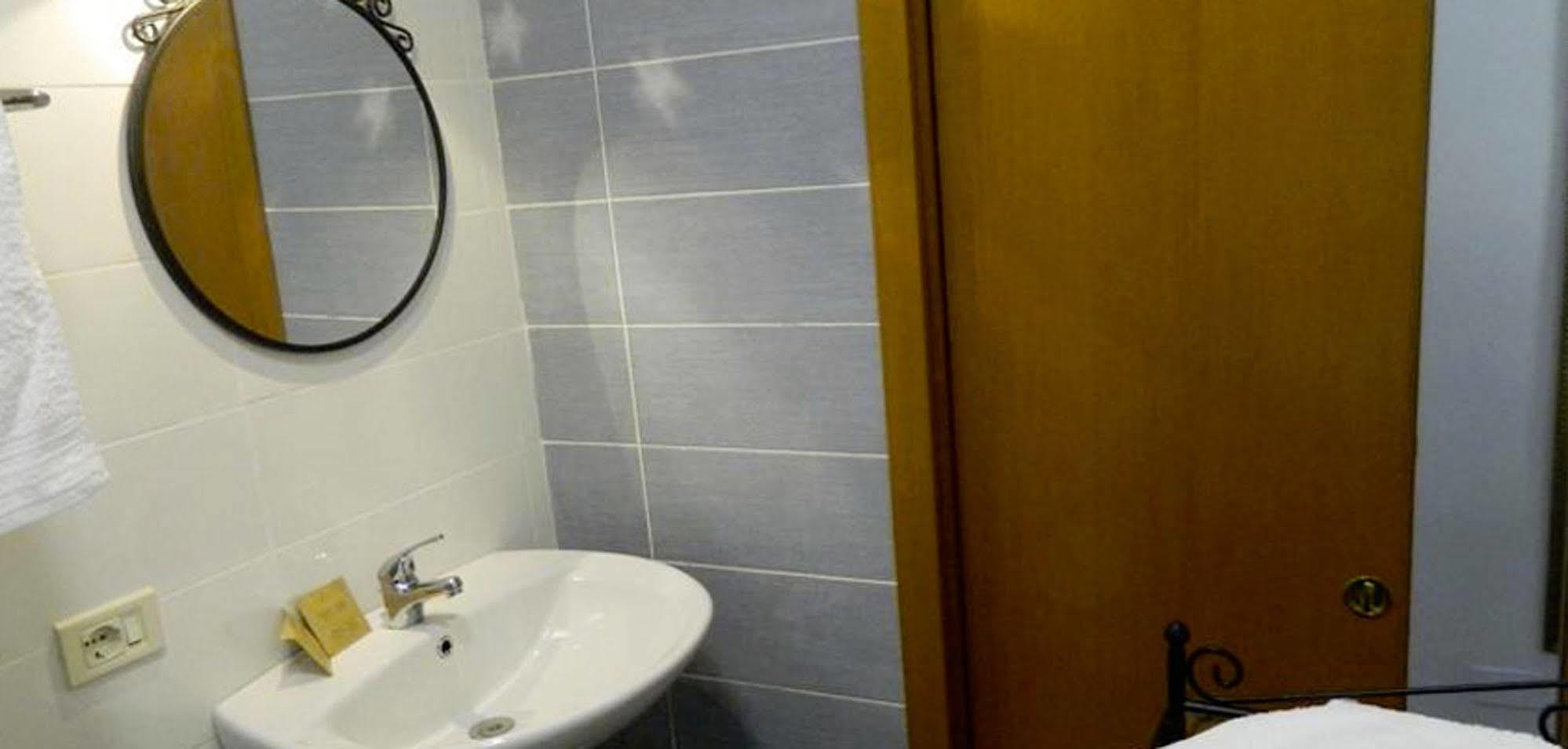 Crispi Bed & Breakfast 2*